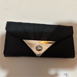 257A Black wallet with Silver Accent
